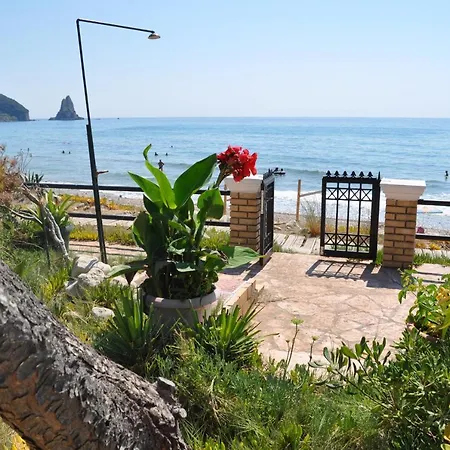 Corfu Beachfront Yannis On Agios Gordios Prázdninový dům