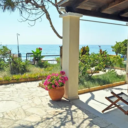 Corfu Beachfront Yannis On Agios Gordios Prázdninový dům
