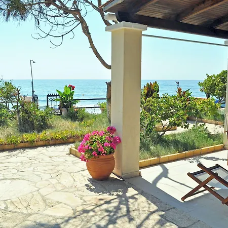 Corfu Beachfront Yannis On Agios Gordios * Agios Gordios (Corfu)