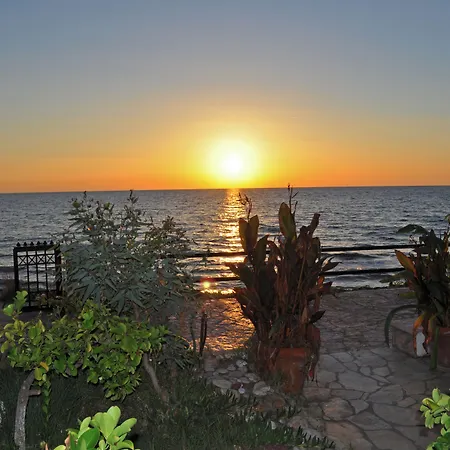 Corfu Beachfront Yannis On Agios Gordios * Agios Gordios (Corfu)