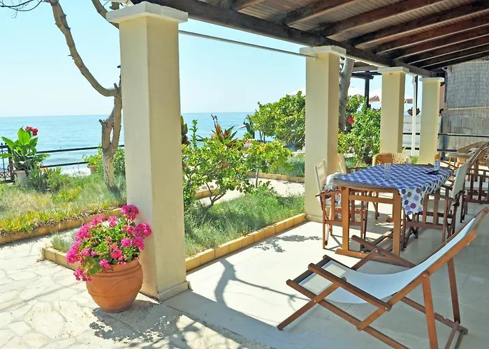 Feriehus Corfu Beachfront Yannis On Agios Gordios *